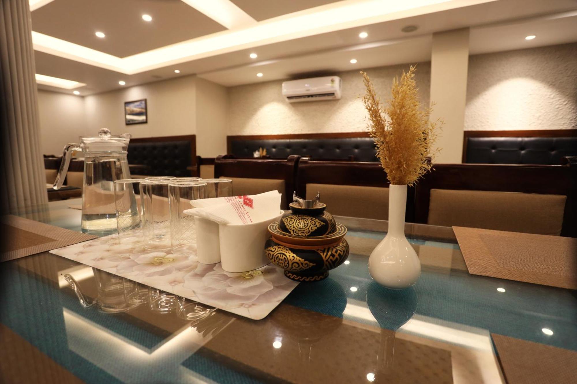 Hotel Nalanda Ladakh Лех Экстерьер фото