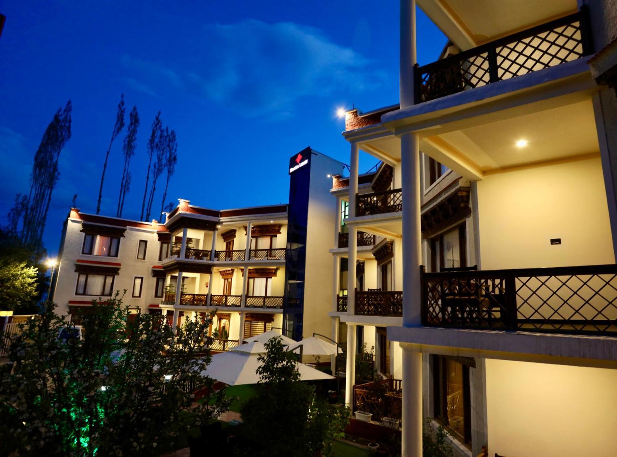 Hotel Nalanda Ladakh Лех Экстерьер фото