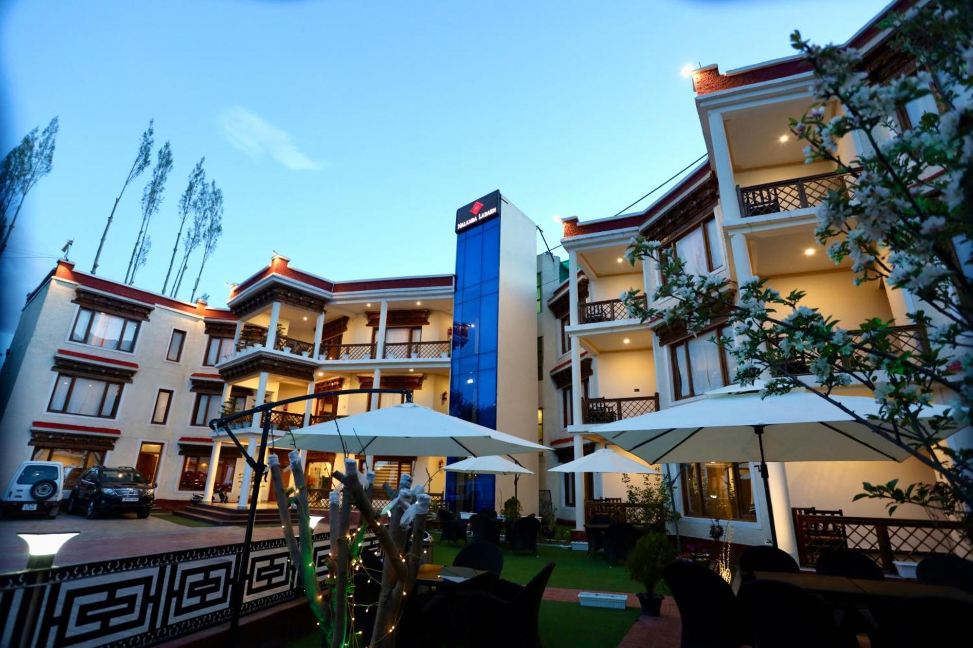 Hotel Nalanda Ladakh Лех Экстерьер фото